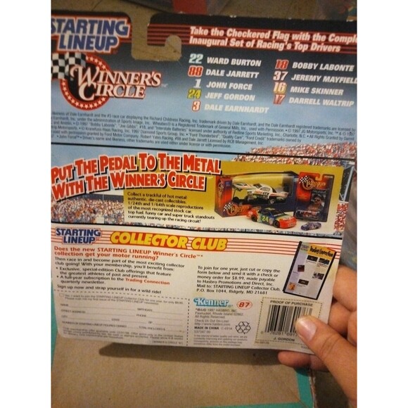 STARTING LINEUP 1997 NASCAR JEFF GORDON FIGURE DUPONT WINNERS CIRCLE NEW - Picture 4 of 4